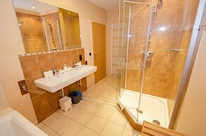 Finest Post Residence Apartments 7B Near ski Lift