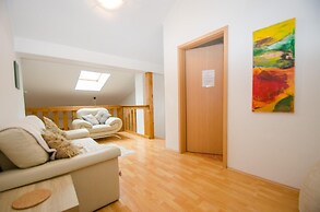 Apartment 3-room-maisonette Near ski Lift and Town