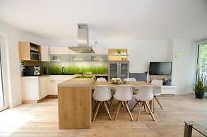 Finest Penthouse Waterside Zell am See