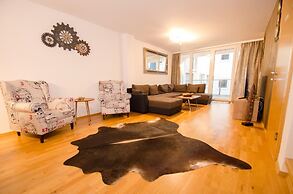 Penthouse Seven Private Roof Terrace Lake View