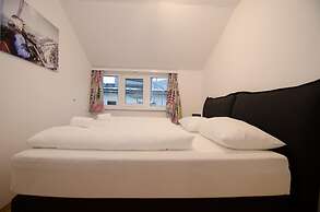 Penthouse Seven Private Roof Terrace Lake View