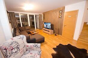 Penthouse Seven Private Roof Terrace Lake View