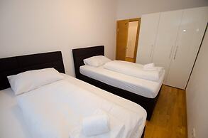 Penthouse Seven Private Roof Terrace Lake View