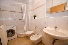 Penthouse Seven Private Roof Terrace Lake View