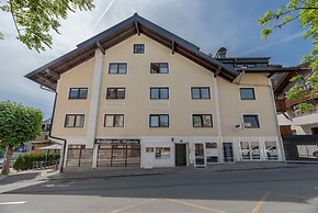 Penthouse Zell City Centre - Near ski Lift Lake