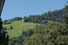 Chalet Love the Alps EG Near ski Lift