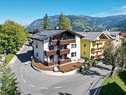 Finest Villa Zell am See - Penthouse Sauna