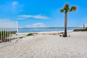 Sea View Play 3 Bedroom Home by RedAwning