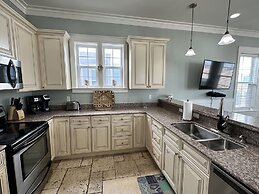 Sea View Play 3 Bedroom Home by RedAwning