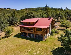 Rowland Log Cabin 3 Bedroom Home by RedAwning