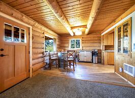 Rowland Log Cabin 3 Bedroom Home by RedAwning