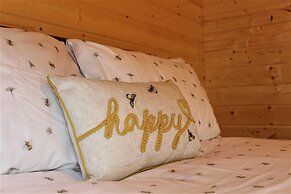 Stunning 5-bed Cabin in Ashton Under Hill