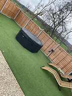 Stunning 5-bed Cabin in Ashton Under Hill