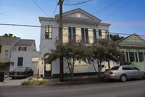 Walk to French Quarter 2 Bedroom 1 Bath Duplex in the Heart of Bywater