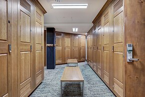 Spacious Studio Condo With Lift View At Elkhorn Lodge 1 Bedroom Condo 