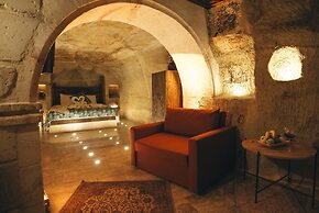 Tale Cave INN