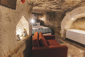 Tale Cave INN