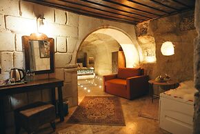 Tale Cave INN