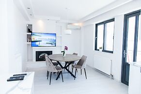 Luxury Apt in the center of Glyfada