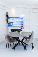 Luxury Apt in the center of Glyfada