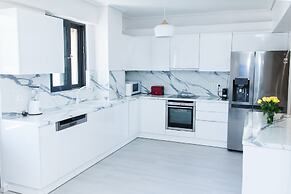 Luxury Apt in the center of Glyfada