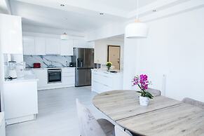 Luxury Apt in the center of Glyfada