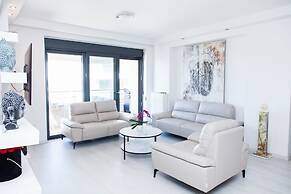 Luxury Apt in the center of Glyfada