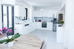 Luxury Apt in the center of Glyfada