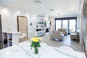 Luxury Apt in the center of Glyfada