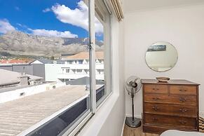 Amazing 2 Bedroom Apartment With Mountain Views on Kloof Street