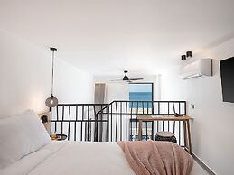 Calla Luxury Seafront Suites