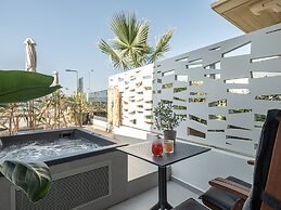 Calla Luxury Seafront Suites