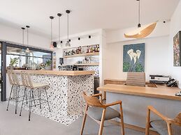 Calla Luxury Seafront Suites