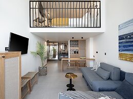 Calla Luxury Seafront Suites