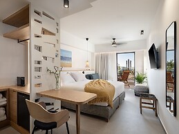 Calla Luxury Seafront Suites