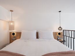 Calla Luxury Seafront Suites