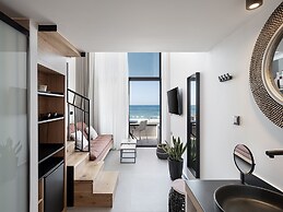 Calla Luxury Seafront Suites