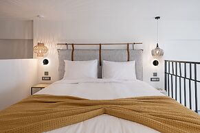 Calla Luxury Seafront Suites