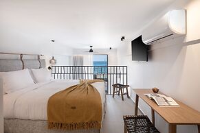 Calla Luxury Seafront Suites
