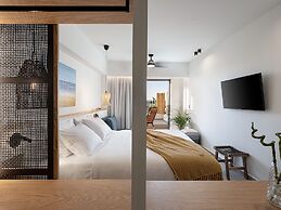 Calla Luxury Seafront Suites