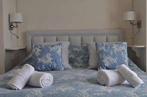 Gorgeous Apartment Only Yards From Polzeath Beach