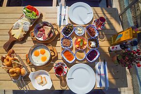 Icon Beach Suites Hotel