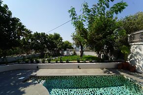 Icon Beach Suites Hotel