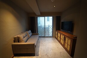 Icon Beach Suites Hotel