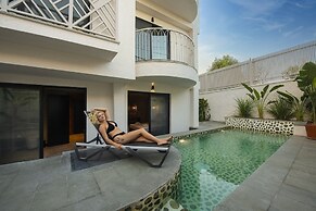 Icon Beach Suites Hotel