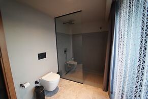 Icon Beach Suites Hotel