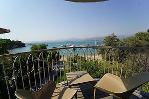 Icon Beach Suites Hotel