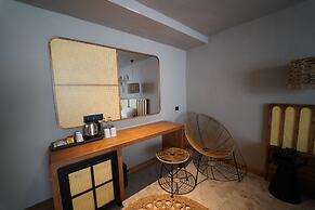 Icon Beach Suites Hotel