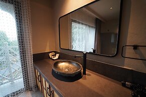 Icon Beach Suites Hotel