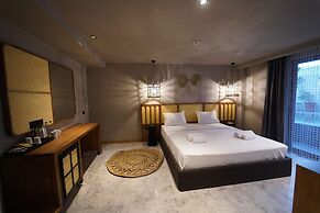 Icon Beach Suites Hotel